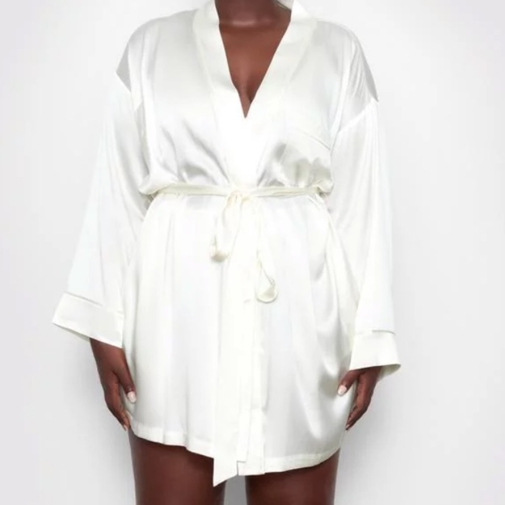 SKIMS bridal collection silk robe-NWT